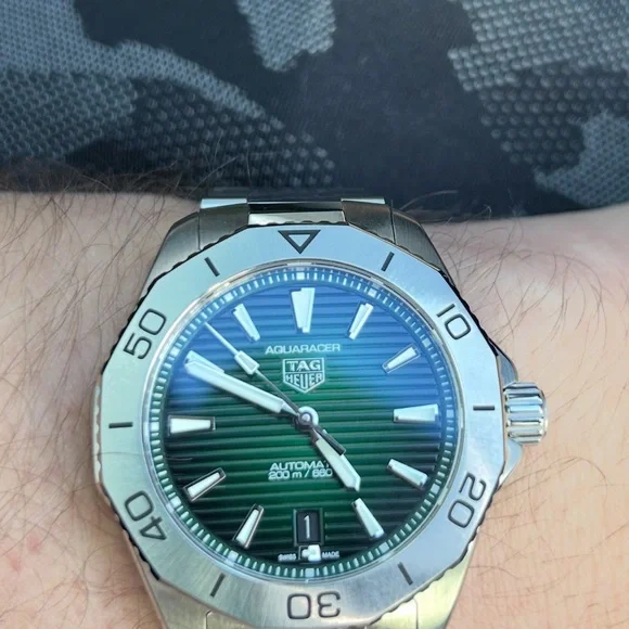 Tag Heuer Aquaracer with Green and Silver Tones - Picture 1 of 6
